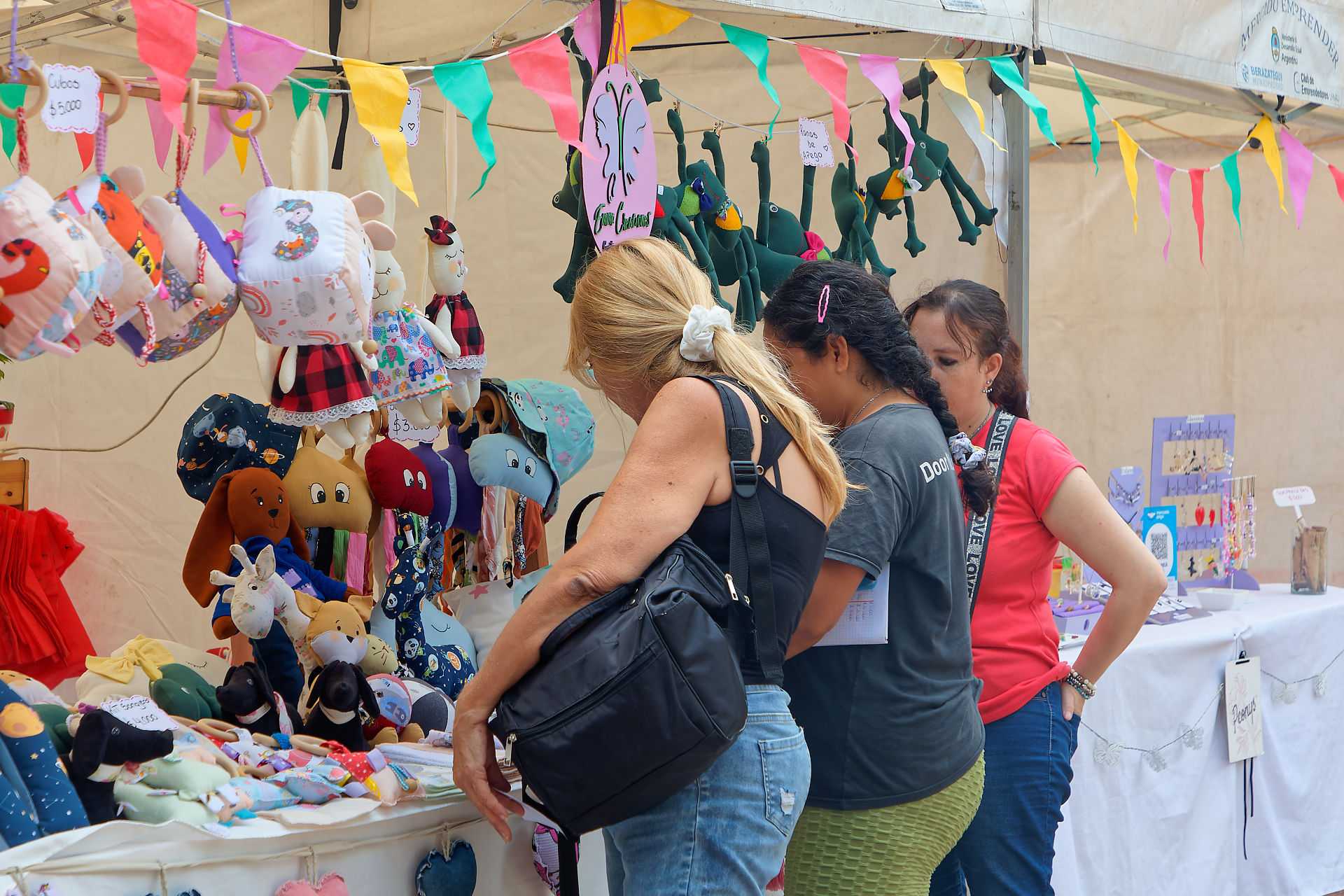 Feria Emprender: Artesanías de Calidad de manos berazateguenses