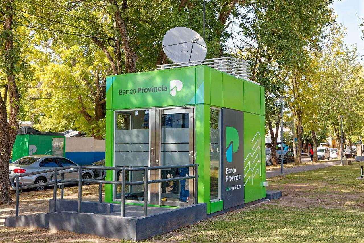 Ya funcionan dos cajeros nuevos del Banco Provincia en Gutiérrez