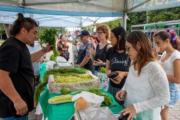 Berazategui fomenta la producción responsable y los hábitos de alimentación saludable