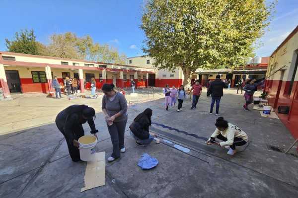 Jornada de Trabajo en la Escuela Primaria N°2 de Hudson