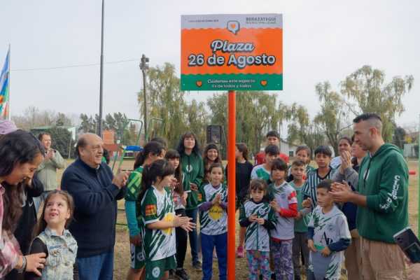 Mussi inauguró obras en la Plaza 26 de Agosto de Gutiérrez
