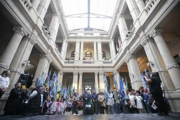 Se llevó a cabo el Acto Institucional por el 358° Aniversario de la Ciudad de Quilmes