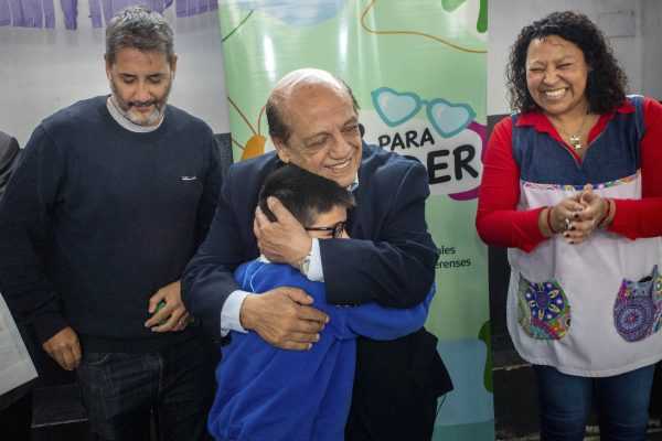 Estudiantes de Escuelas Primarias recibieron Lentes Gratuitos