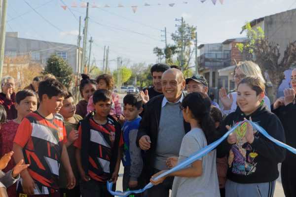 Mussi inauguró Obras de pavimento en la calle 38