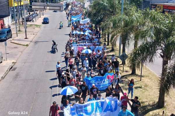 Más de 15 mil personas marcharon hasta el Cruce Varela en defensa de la Universidad Pública