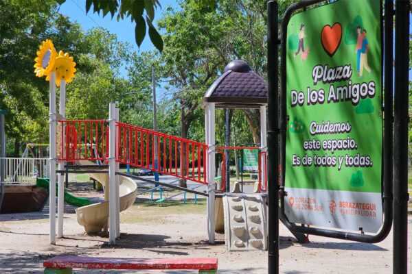Avanza la renovación de Juegos Infantiles en las Plazas