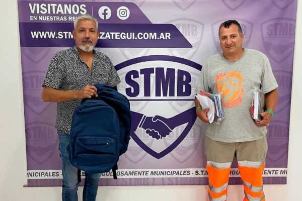 Comenzó la entrega de útiles y mochilas del Sindicato Municipal