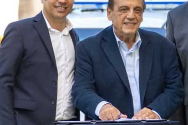 Mussi junto a más de 40 Intendentes pidieron desdoblar las elecciones
