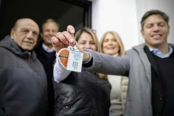 Kicillof y Mussi entregaron 110 viviendas en Kennedy Norte