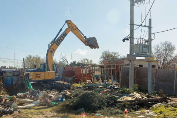 Demuelen viviendas de las familias que se mudaron al Complejo Habitacional de Kennedy Norte