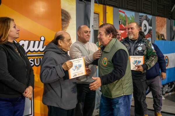 Como homenaje, se identificarán con placas las casas de héroes de Malvinas