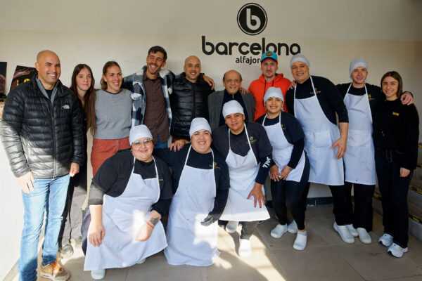 La fábrica de alfajores Barcelona inauguró su planta en Berazategui