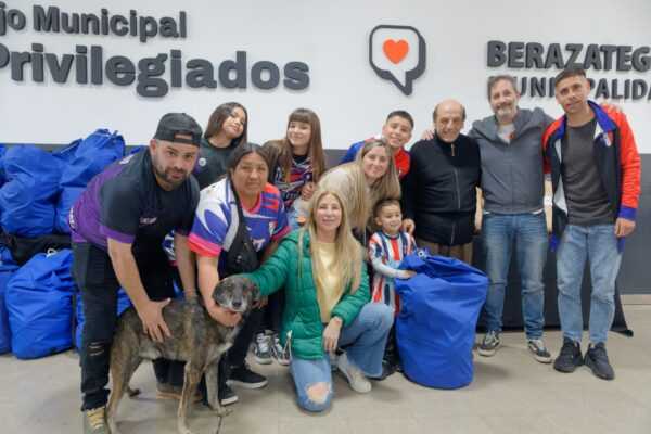 Más inversión en deporte: 58 clubes de Berazategui recibieron elementos deportivos