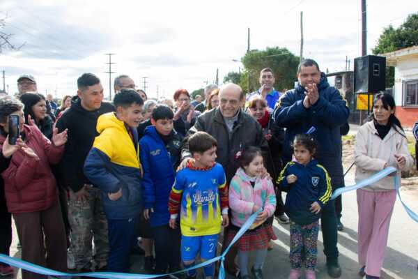 Mussi inauguró nuevos pavimentos realizados con financiamiento municipal