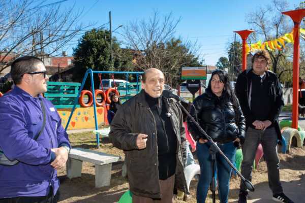 Se inauguró la Plaza Los Niños Felices
