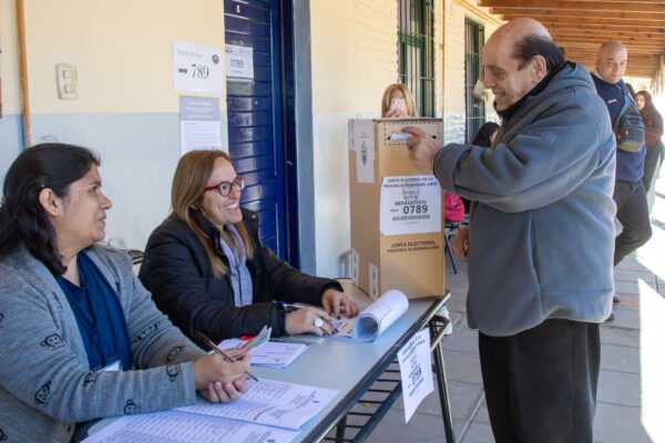 Juan José Mussi emitió su voto en Berazategui