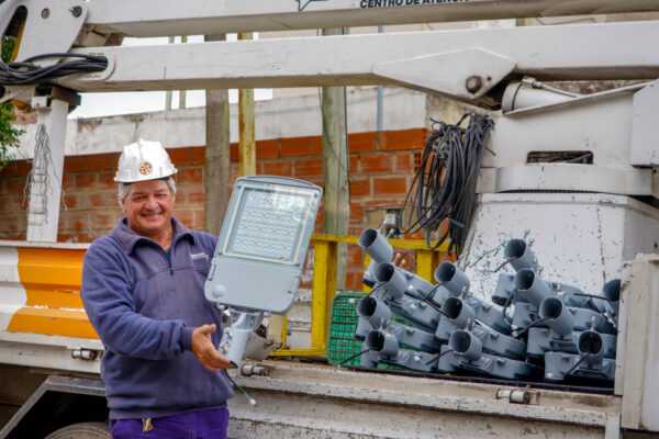 Avanza el recambio de luminarias con inversión municipal
