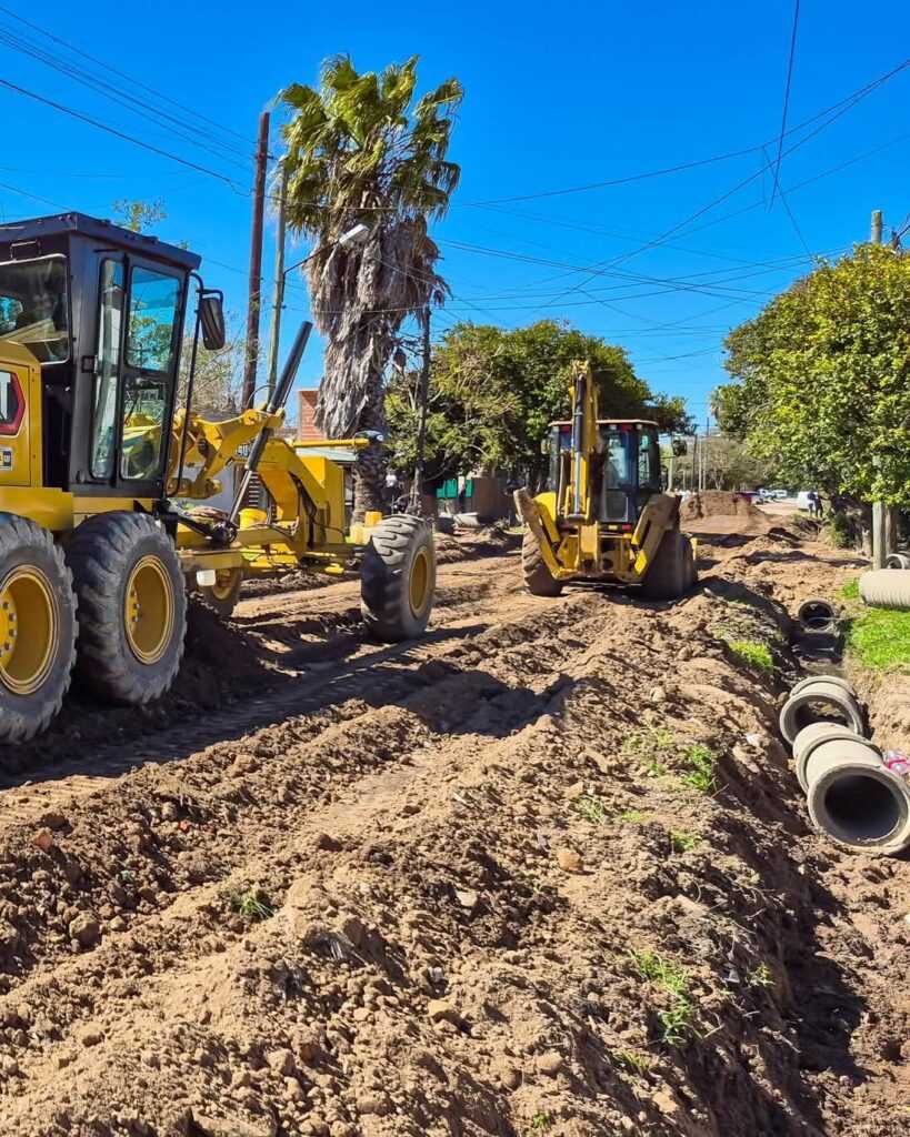 Comenzó la construcción de nuevos pavimentos en el barrio Santa Rosa ...
