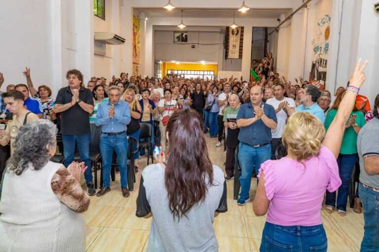 El PJ de Berazategui brindó un masivo respaldo al intendente Carlos Balor y realizó un emotivo homenaje al Dr. Mussi