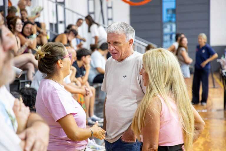 El intendente Carlos Balor acompañó al Deportivo Berazategui