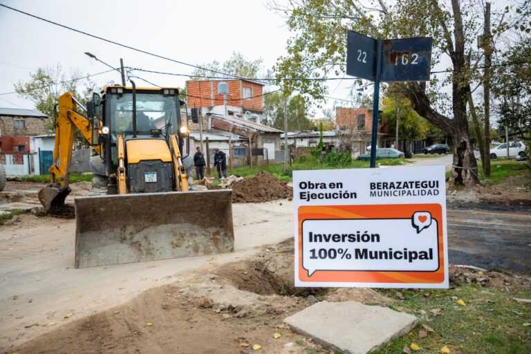 Avanza una obra de saneamiento y pavimentación en el barrio Jacarandá