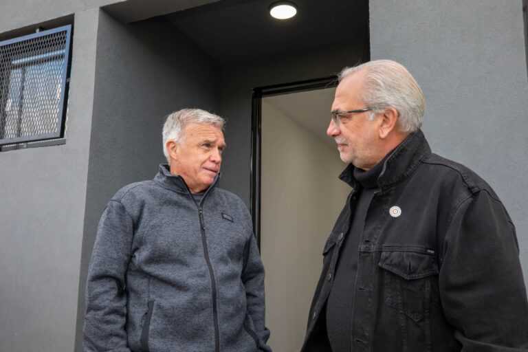 Avanzan obras del futuro SUM en el barrio 6 de Enero