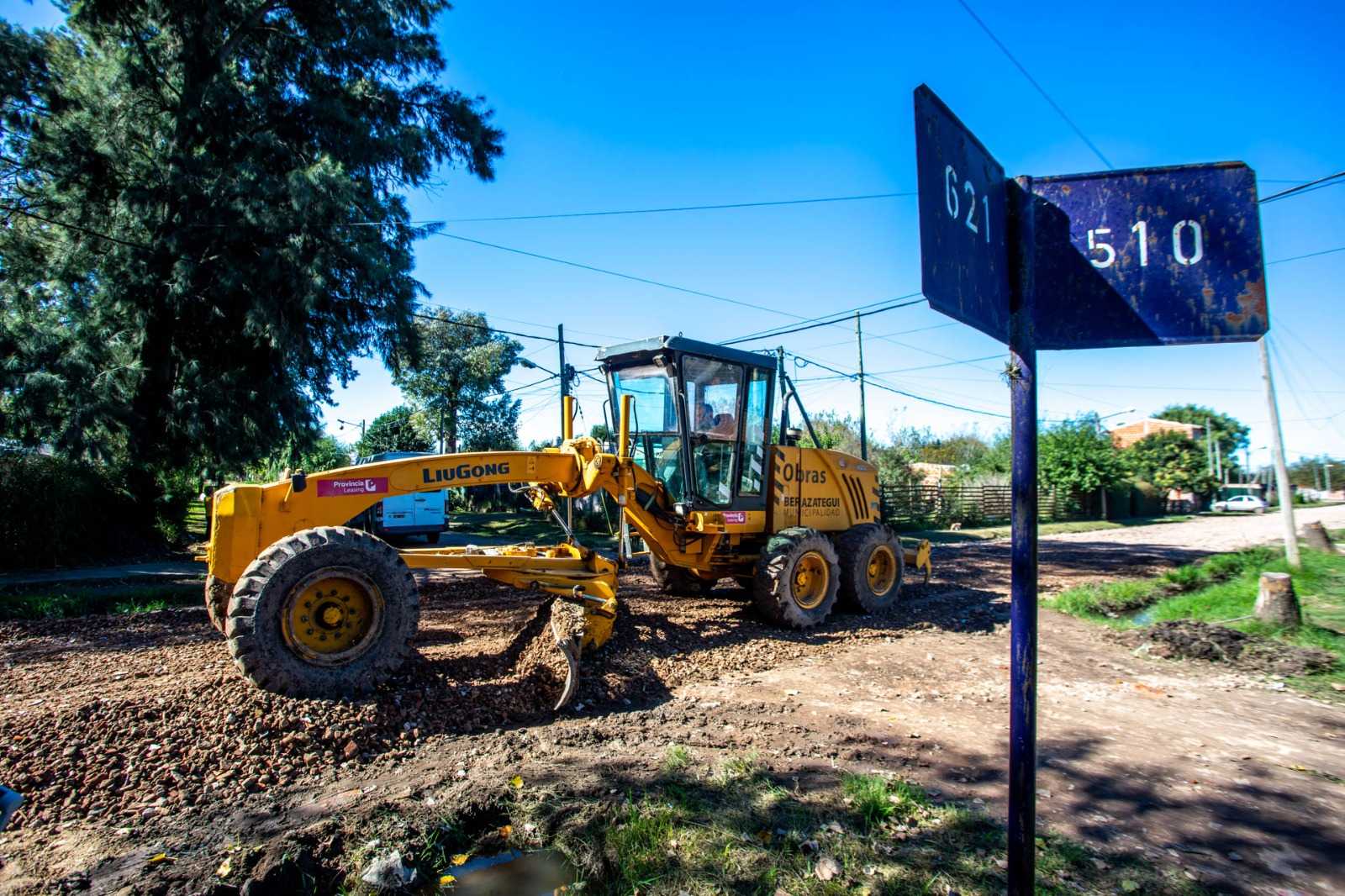 Continúan las obras de mejora en las calles de El Pato - Principios