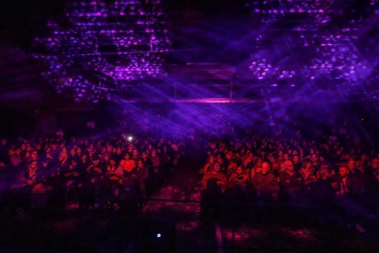 Una noche de humor y encuentro en Quilmes