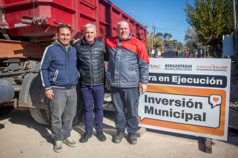 Carlos Balor supervisó obras de pavimentación en el barrio Sevilla