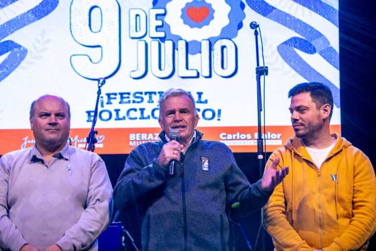 Berazategui celebró el Día de la Independencia con un colorido Festival Folclórico