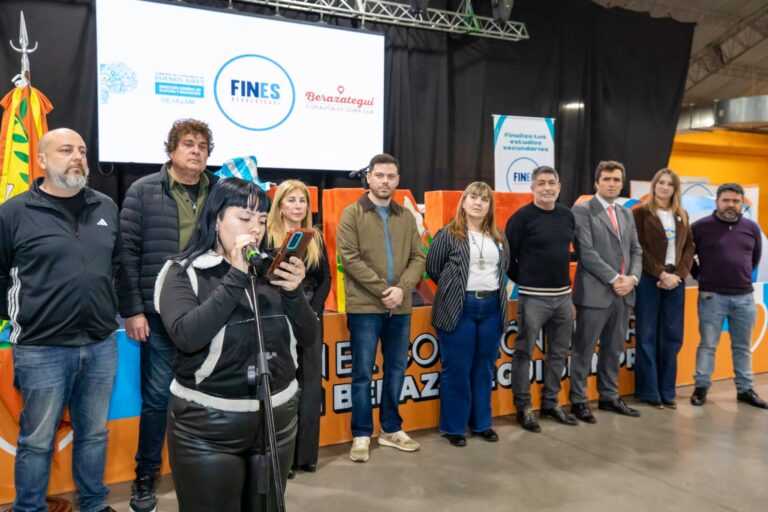 Más de 280 berazateguenses finalizaron sus estudios secundarios con el Plan FinEs 2