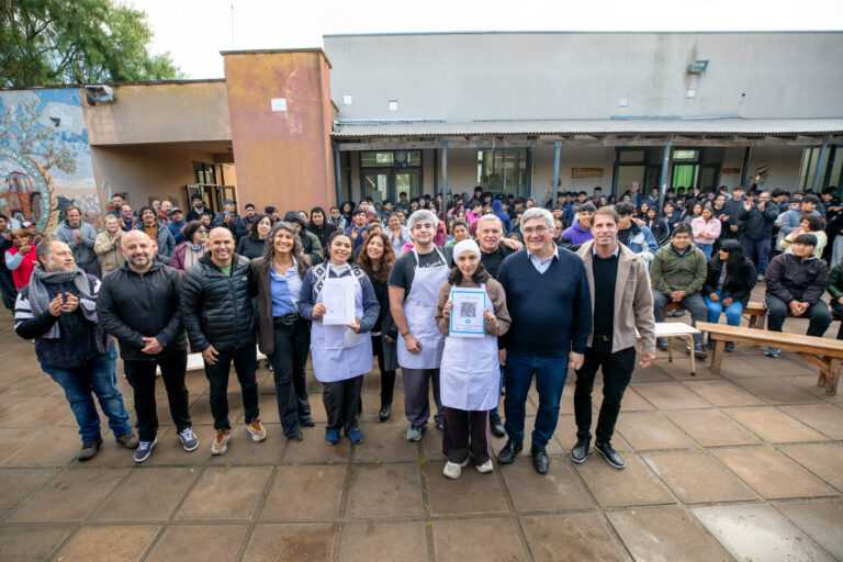 La Escuela Agraria N° 1 recibió la habilitación para vender sus productos alimenticios en toda la Provincia