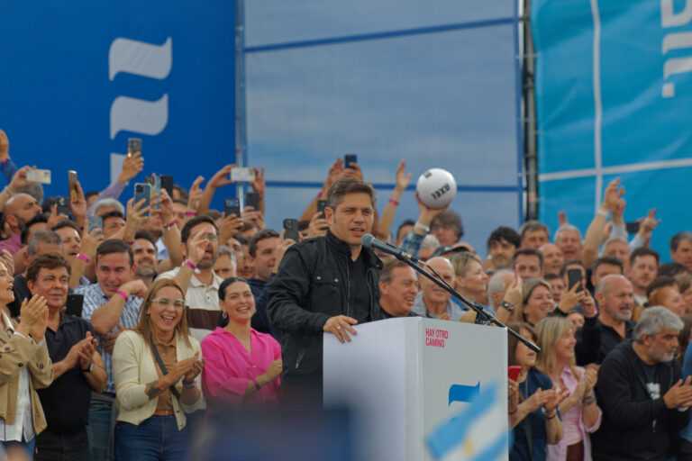 Berazategui acompañó a Kicillof en el Plenario Federal del MDF