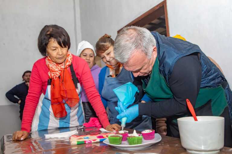 Carlos Balor: “Acompañar la formación de nuestros vecinos es construir una ciudad con más oportunidades para todos”