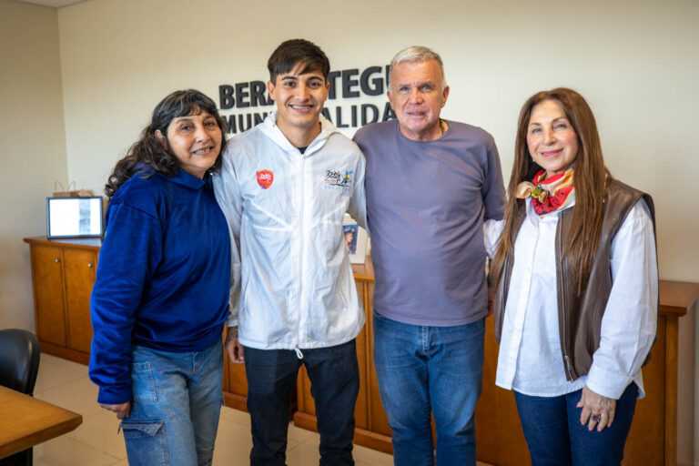 Carlos Balor recibió a deportista de Berazategui que viajará al Mundial de Shuai Jiao