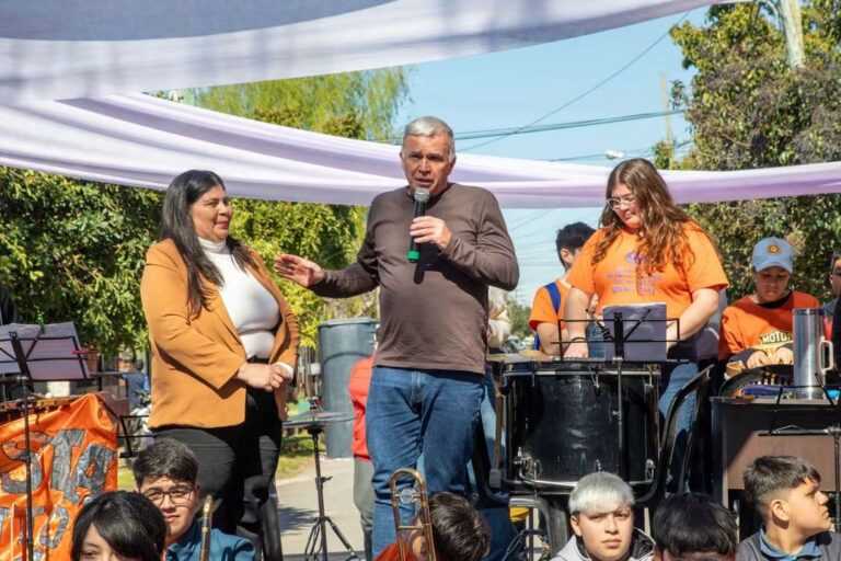 Nuevo pavimento en el barrio Agustín Ramírez