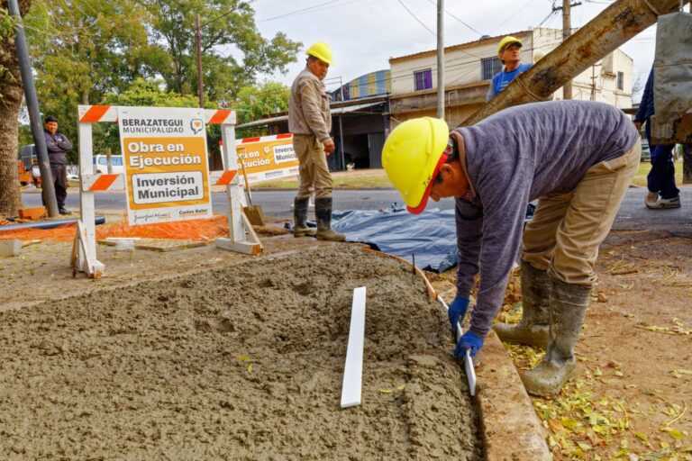 Nuevas veredas, luces y forestación: así avanza la renovación de Villa España
