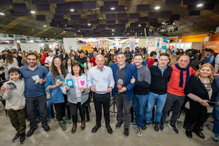 Estudiantes de la Secundaria N° 14 presentaron su proyecto editorial “Ediciones Achával”