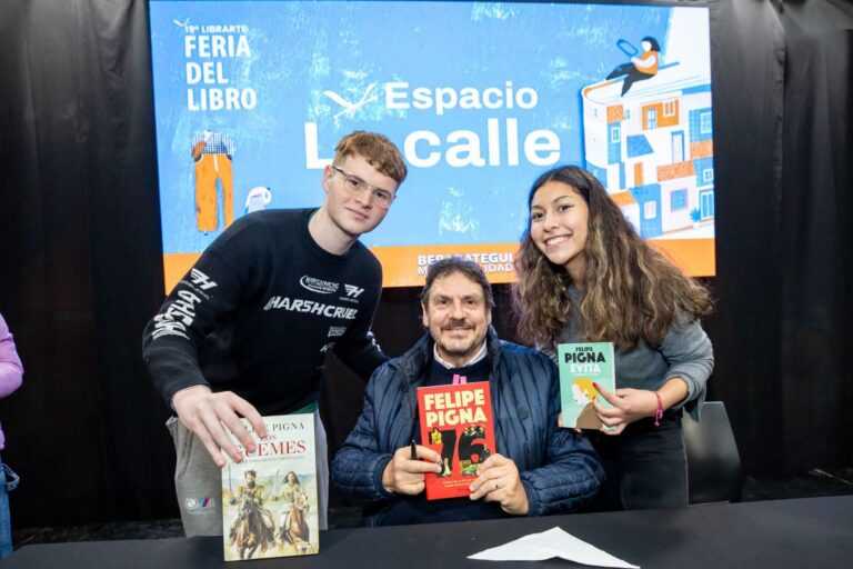 Felipe Pigna presentó su libro ’76’ en la 19° LibrArte de Berazategui