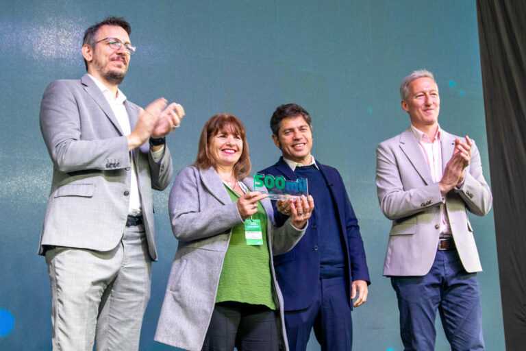 Se entregó el crédito N° 500.000 de Provincia Microcréditos